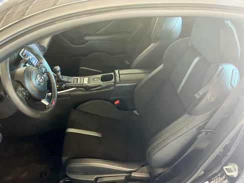 Used 2025 Toyota GR86 Premium w/ Performance Package RWD image 21