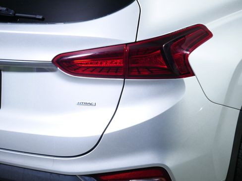 Used 2019 Hyundai Santa Fe Limited AWD/4WD image 17