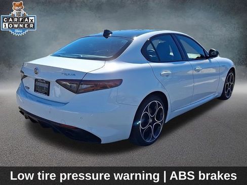 Used 2025 Alfa Romeo Giulia AWD image 5