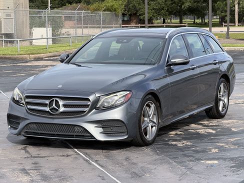 Used 2017 Mercedes-Benz E 400 4MATIC Wagon image 5