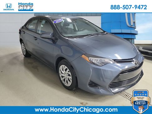 Used 2019 Toyota Corolla LE image 1
