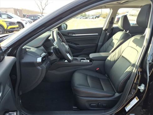 New 2025 Nissan Altima 2.5 SR w/ SR Premium Package image 27