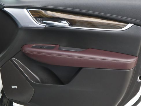 Used 2023 Cadillac XT6 Premium Luxury w/ Technology Package image 22