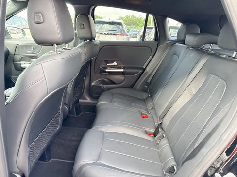 Used 2025 Mercedes-Benz GLA 250 image 22