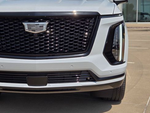 New 2026 Cadillac Escalade ESV Platinum Sport w/ LPO, ONYX Package AWD/4WD image 6
