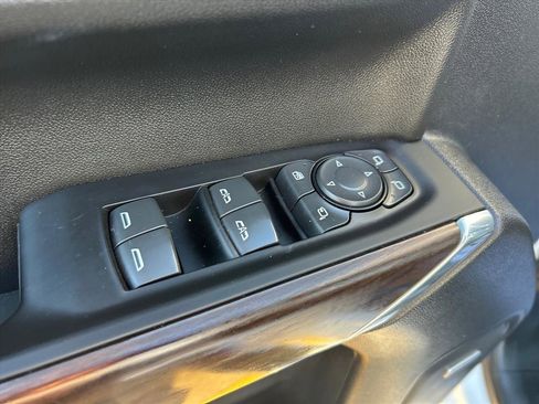 Used 2022 GMC Sierra 1500 SLT image 22