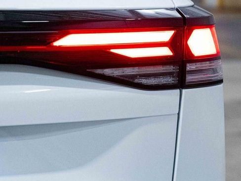 New 2026 Volkswagen Tiguan SE FWD image 6