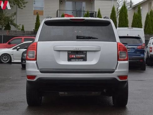 Used 2012 Jeep Compass Sport FWD image 4
