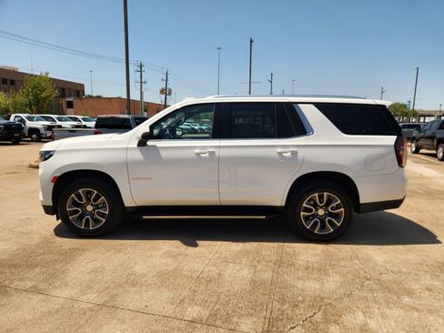 Used 2021 Chevrolet Tahoe LT w/ Luxury Package RWD image 4
