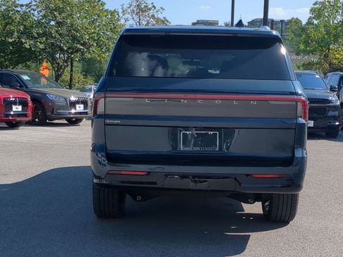 New 2025 Lincoln Navigator Reserve image 4