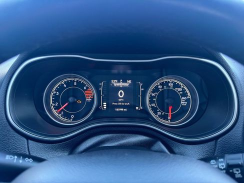 Used 2019 Jeep Cherokee Latitude Plus image 13