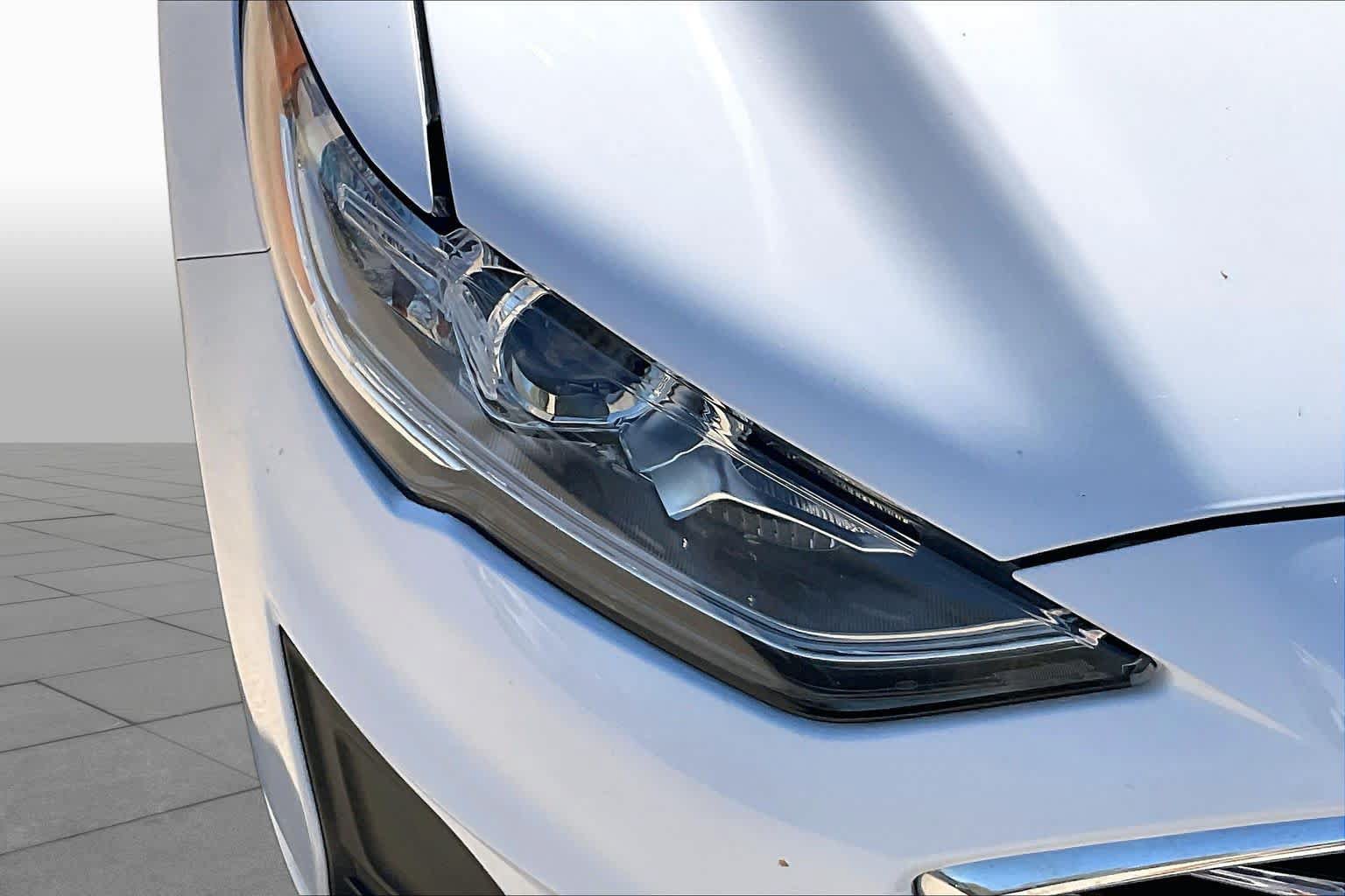 Used 2020 Ford Fusion SE FWD image 28