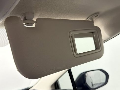 Used 2025 Toyota Corolla LE image 27