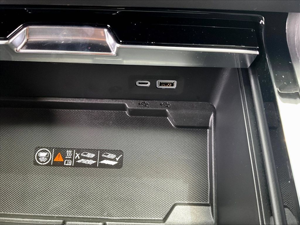 New 2026 GMC Yukon XL AT4 Ultimate w/ LPO, Floor Liner Package AWD/4WD image 25