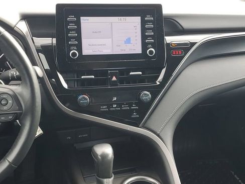 Used 2024 Toyota Camry SE image 12