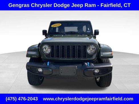 Used 2024 Jeep Wrangler Unlimited AWD/4WD image 2