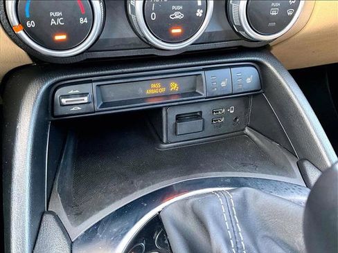 Used 2020 MAZDA MX-5 Miata RF Grand Touring image 24