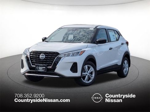 New 2025 Nissan Kicks Play S image 1