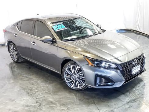 Used 2024 Nissan Altima 2.5 SL AWD/4WD image 6