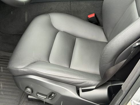 Certified 2023 Volvo XC60 B5 Plus w/ Climate Package AWD/4WD image 25