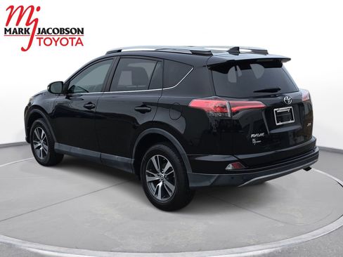 Used 2017 Toyota RAV4 XLE image 11