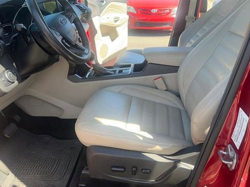 Used 2017 Ford Escape Titanium image 22