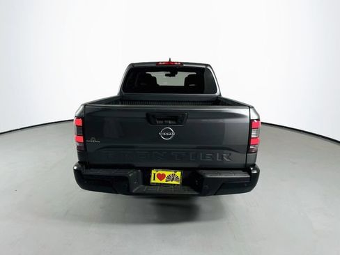 Used 2022 Nissan Frontier S w/ Technology Package RWD image 8