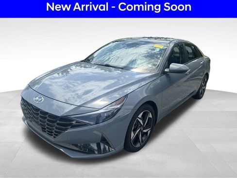 Used 2023 Hyundai Elantra Limited FWD image 2