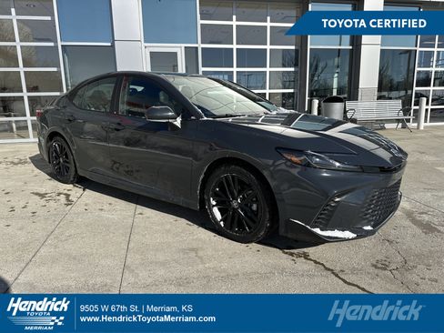 Certified 2025 Toyota Camry SE image 1