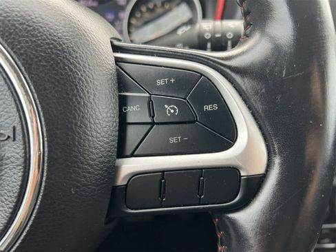 Used 2020 Jeep Compass Trailhawk image 25