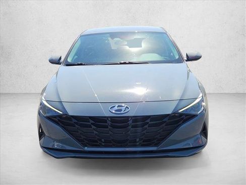 Used 2022 Hyundai Elantra SEL FWD image 2
