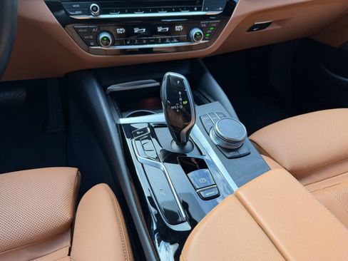 Used 2023 BMW 530i w/ Premium Package RWD image 16