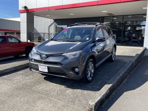 Used 2018 Toyota RAV4 Limited w/ Advanced Technology Package AWD/4WD image 3