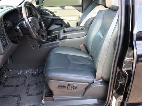 Used 2004 Chevrolet Avalanche Z71 image 9