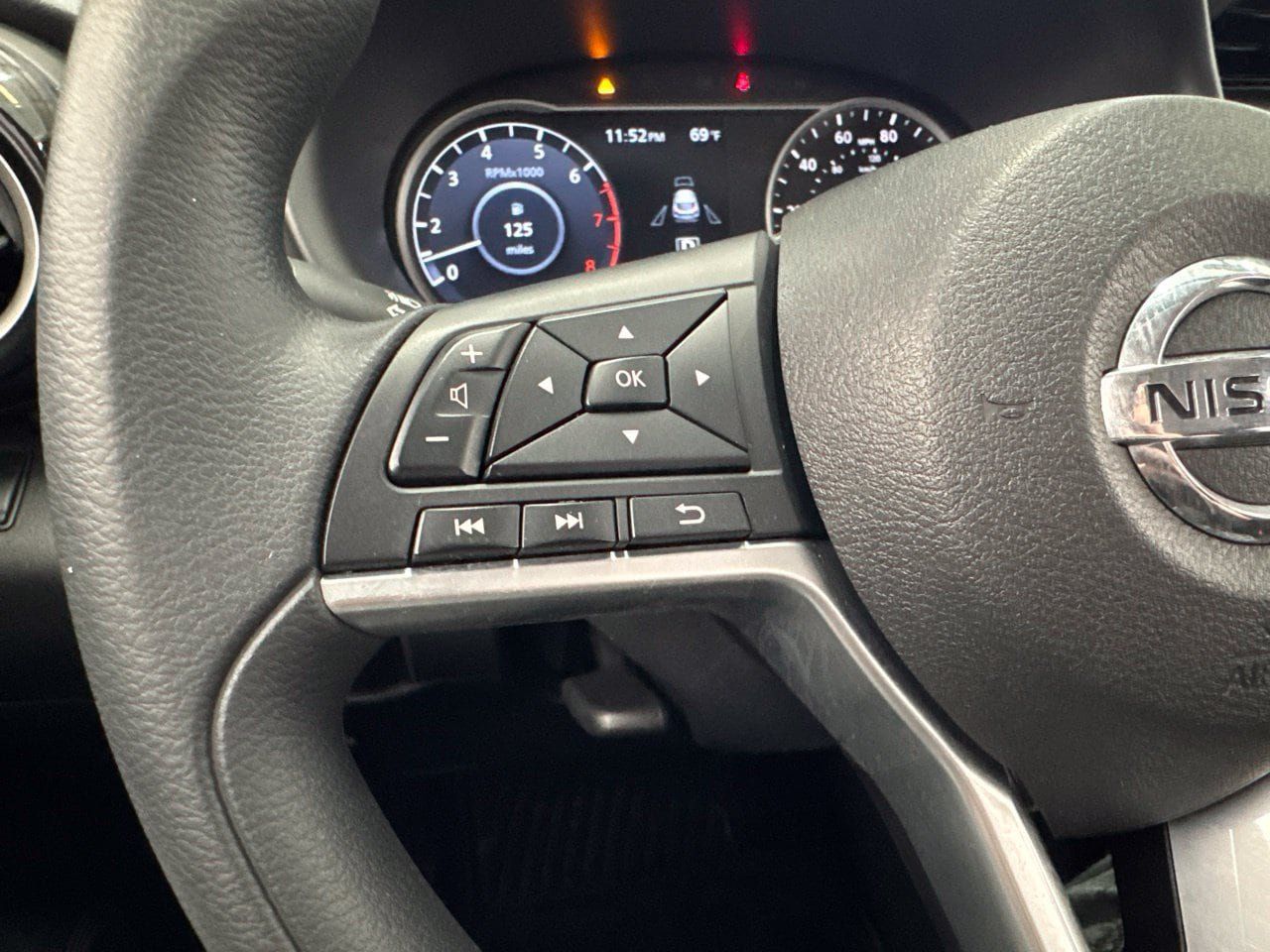 Used 2018 Nissan Kicks SV w/ Exterior Package FWD image 18