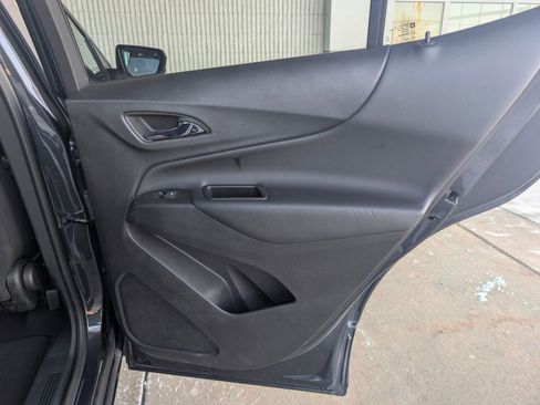 Used 2023 Chevrolet Equinox LT w/ Driver Convenience Package image 31