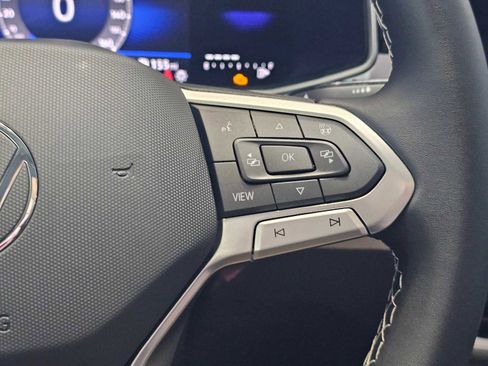 New 2025 Volkswagen Taos SE image 25