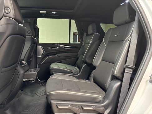 Used 2023 Cadillac Escalade Sport w/ LPO, ONYX Package AWD/4WD image 29