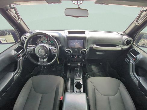 Used 2018 Jeep Wrangler Unlimited Sport AWD/4WD image 12