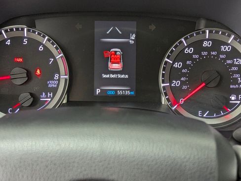 Used 2022 Toyota Highlander L image 19