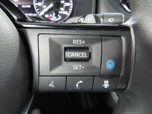 Used 2023 Nissan Rogue SV AWD/4WD image 21
