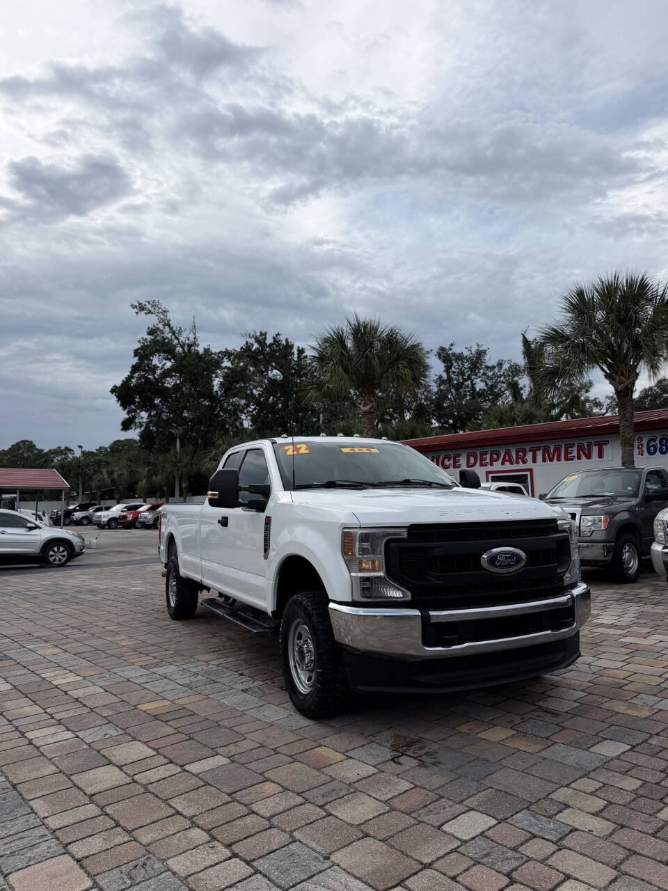 Used 2022 Ford F250 XL w/ Power Equipment Group AWD/4WD image 2