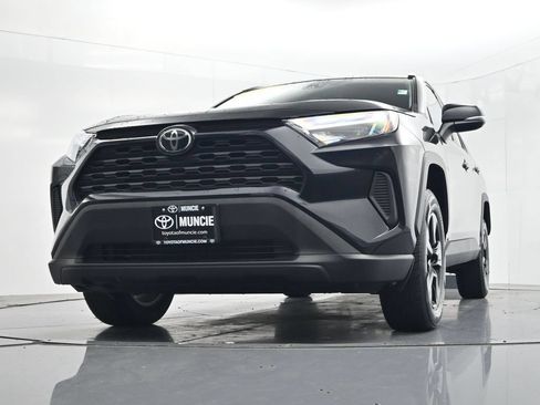 Used 2024 Toyota RAV4 XLE FWD image 45