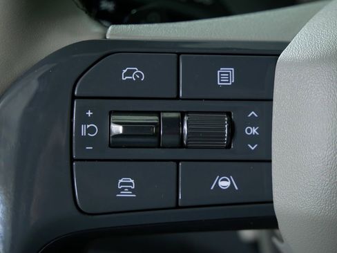 Certified 2024 Kia EV9 Land image 24