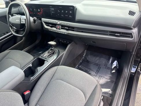 Used 2025 Kia K4 FWD image 17
