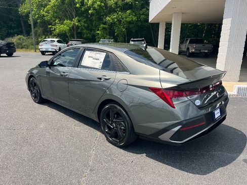 New 2026 Hyundai Elantra SEL Sport Premium FWD image 4