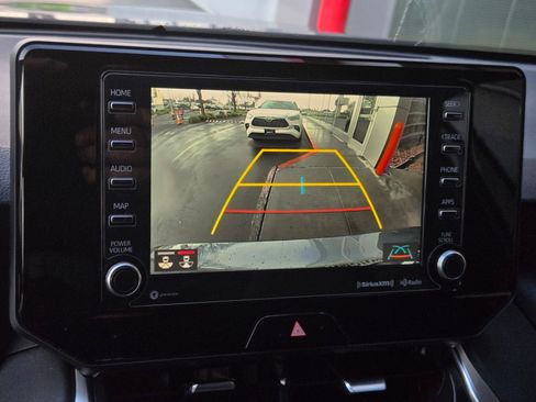 Certified 2021 Toyota Venza XLE image 14