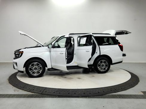 Used 2025 Ford Expedition Active AWD/4WD image 13