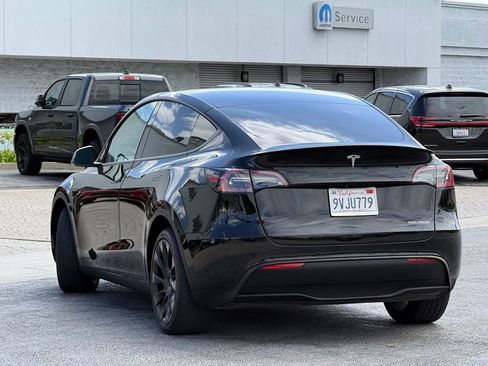 Used 2021 Tesla Model Y Long Range AWD/4WD image 2
