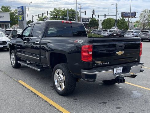 Used 2018 Chevrolet Silverado 2500 LTZ w/ Vortec Plus Package AWD/4WD image 5